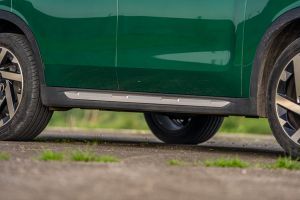 Side Skirt Image of Countryman C