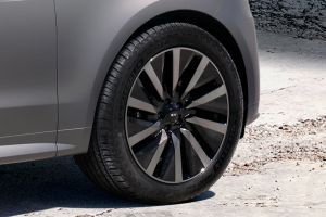 Wheel Image of Range Rover Sport Electric