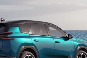 Window Line Image of C5 Aircross 2027