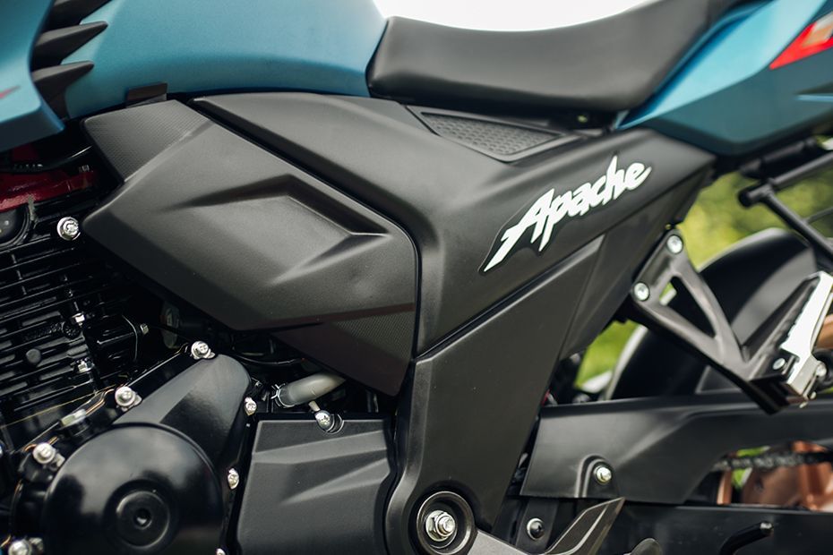 Central Panel of Apache RTR 160 4V