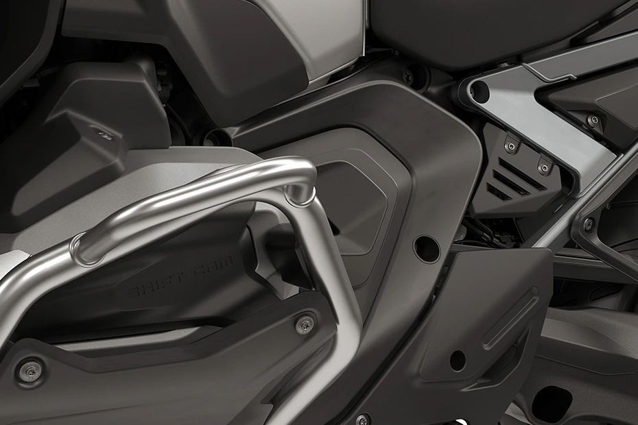 Central Panel of R 1300 GS Adventure