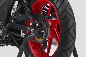 Chain Cover Image of Apache RTR 160