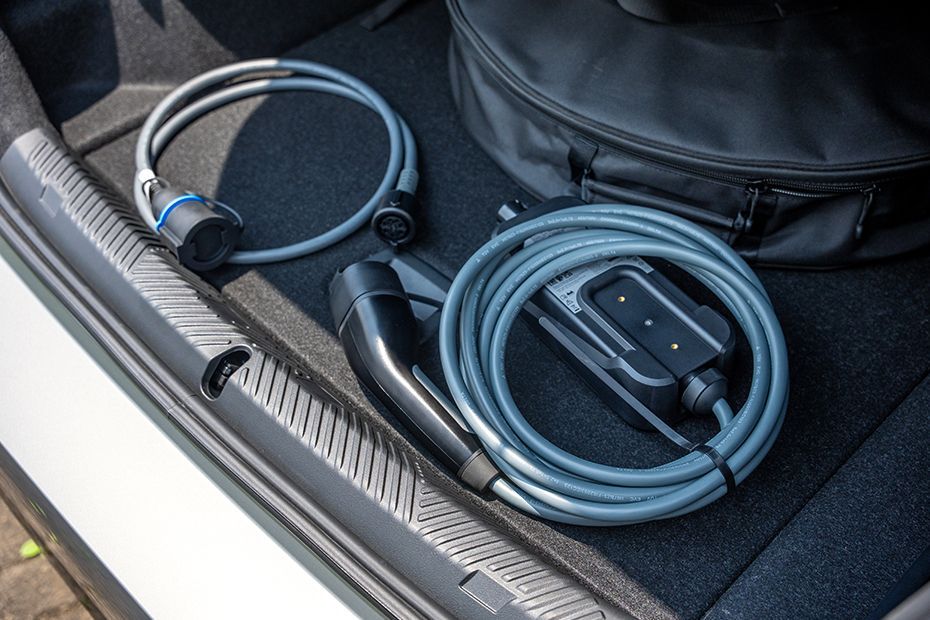 Charger Image of i5 LWB