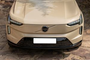 Daytime Running Lamps (DRL) Image of EX90