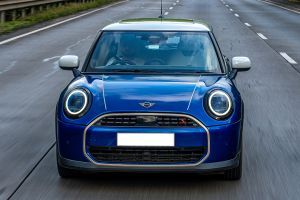 Driving: Front View Image of Cooper S