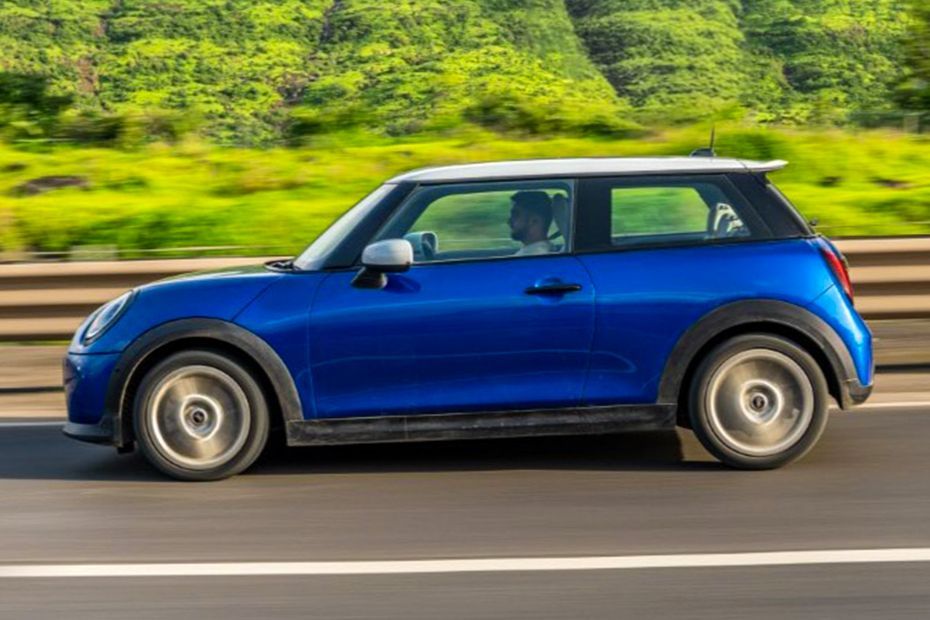 Driving: Side Profile (Left) View Image of Cooper S