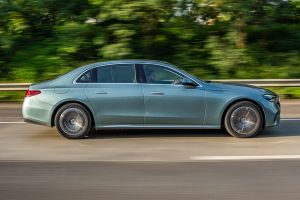 Driving: Side Profile (Right) View Image of E-Class