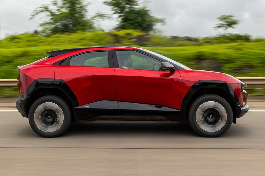 Driving: Side Profile (Right) View Image of BE 6