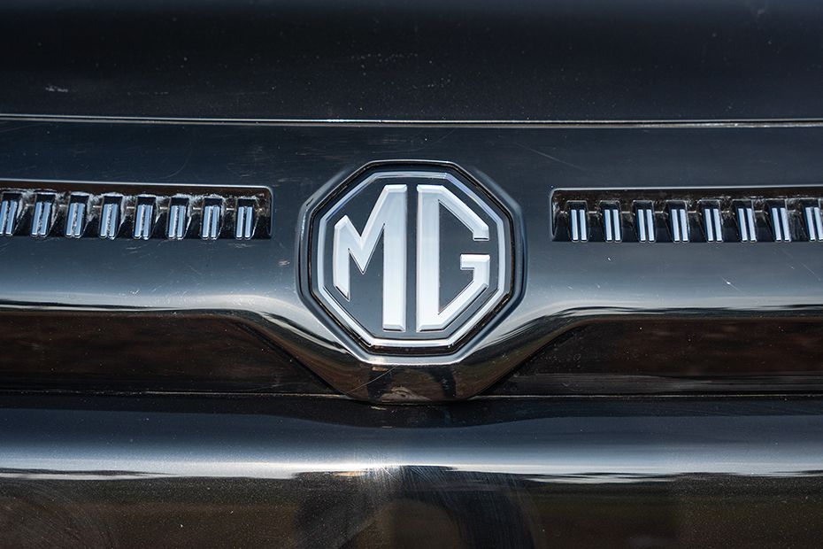 Brand Logo (Front) Image of Hector Tomahawk EV