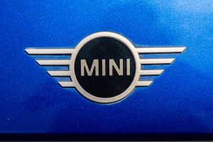 Brand Logo (Front) Image of Cooper S