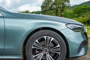 Front Fender Image of E-Class