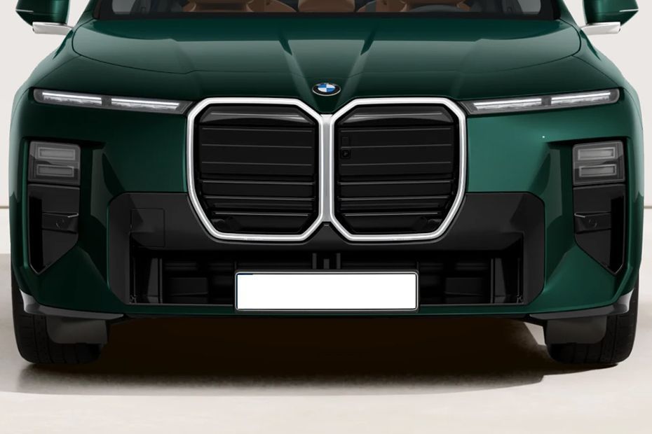 Front Grille Image of i7