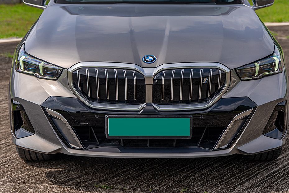 Front Grille Image of i5 LWB
