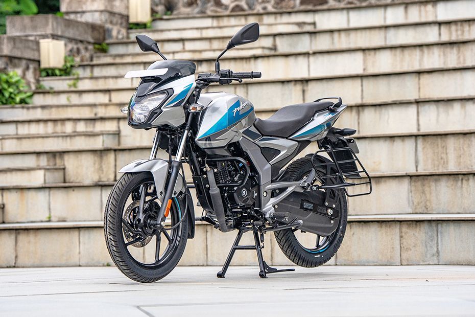 Front Left Quarter View View of Pulsar 125