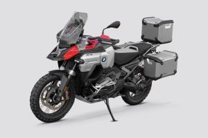 Front Left Quarter View View of R 1300 GS Adventure