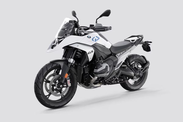 Front Left Quarter View View of R 1300 GS
