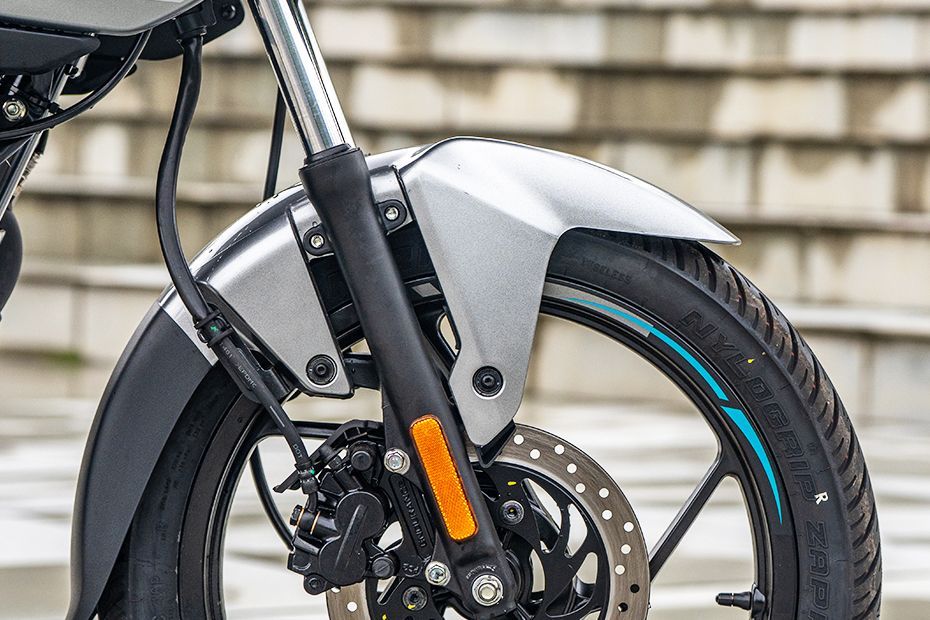 Front Mudguard & Suspension of Pulsar 125