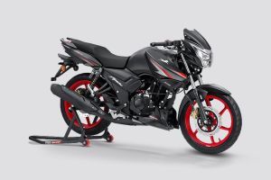 Front Right Quarter View of Apache RTR 160