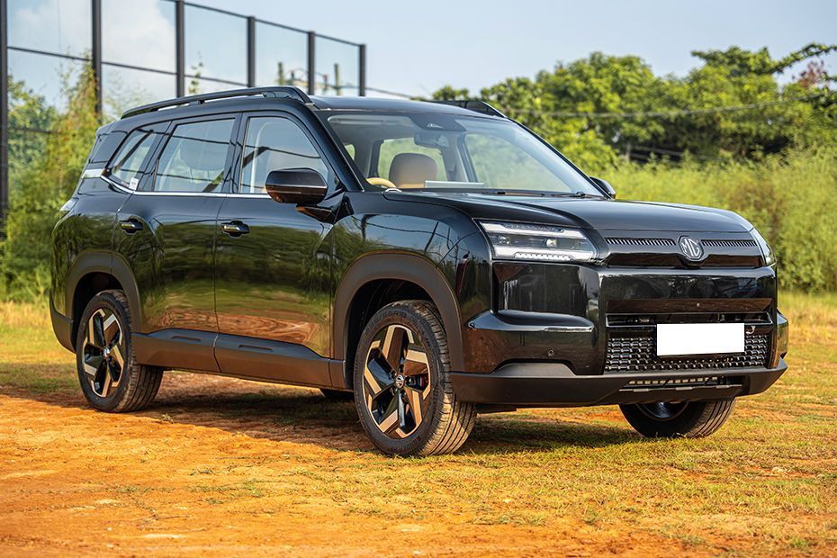 Front Right Quarter View Image of Hector Tomahawk EV
