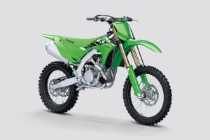 Front Right Quarter View of KX 450