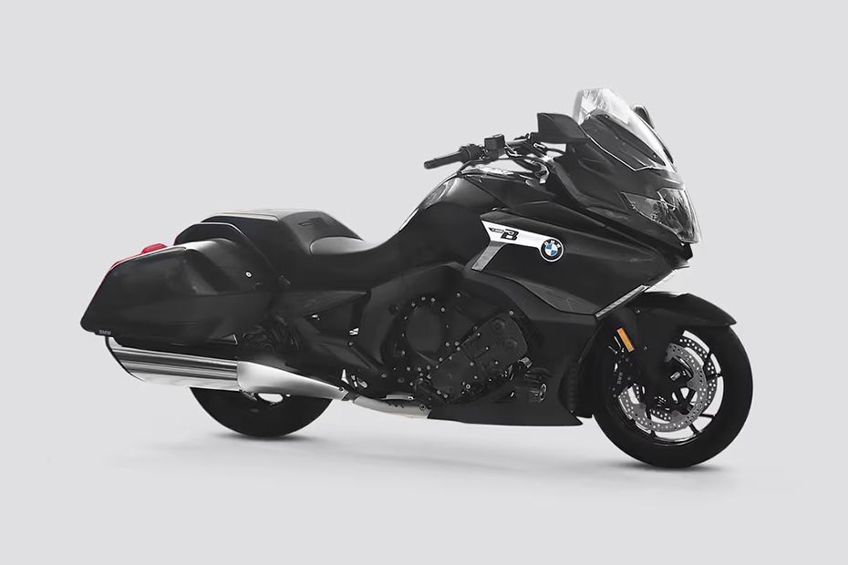 Front Right Quarter View of K 1600 Bagger