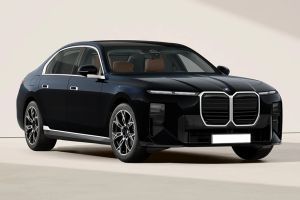 Front Right Quarter View Image of 7 Series