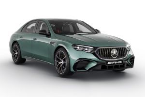 Front Right Quarter View Image of AMG E 53