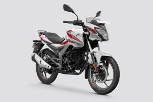 Front Right Quarter View of Pulsar 150