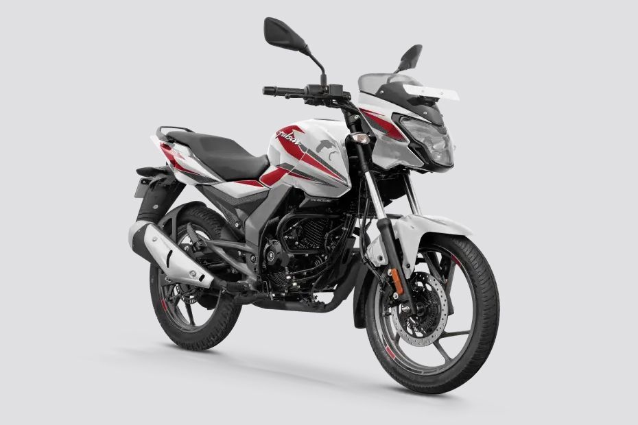 Front Right Quarter View of Pulsar 150