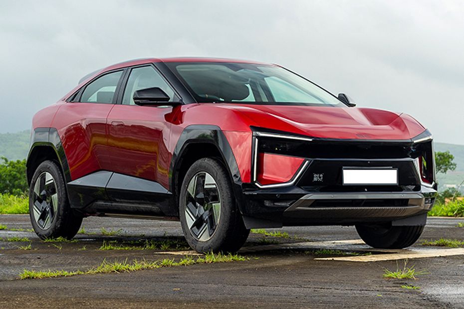 Front Right Quarter View Image of BE 6