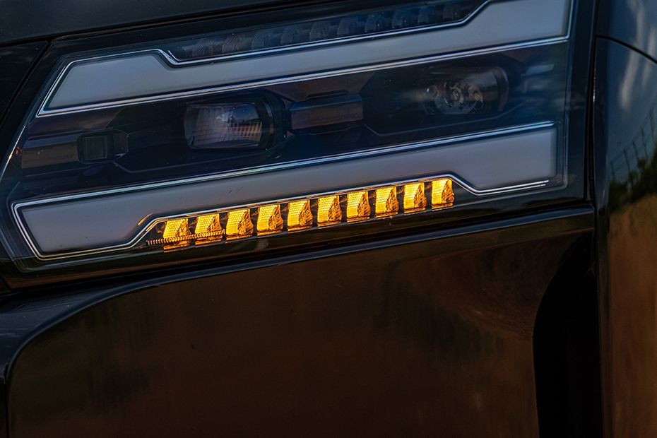 Turn Indicator (Front) Image of Hector Tomahawk EV