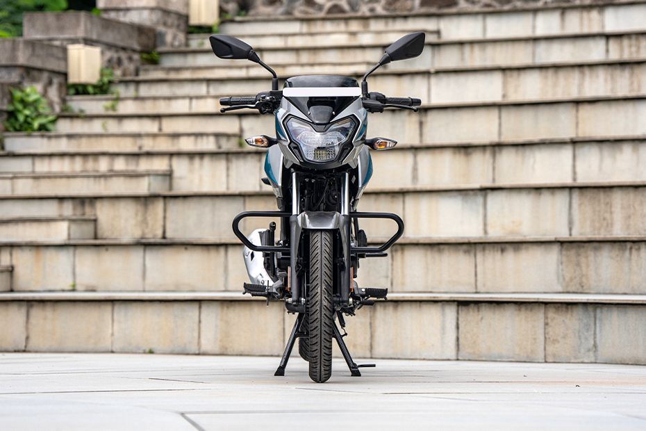 Front View of Pulsar 125