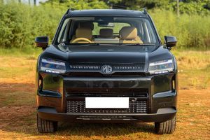Front View Image of Hector Tomahawk EV
