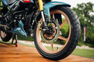 Front Wheel of Apache RTR 160 4V