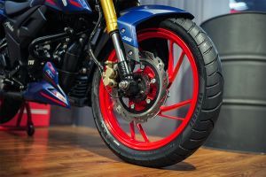 Front Wheel of Apache RTR 200 4V