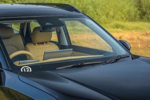 Front Windshield and Wiper Image of Hector Tomahawk EV