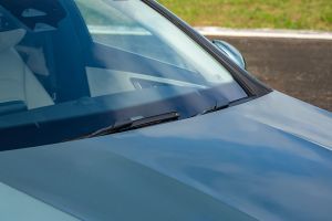 Front Windshield and Wiper Image of E-Class