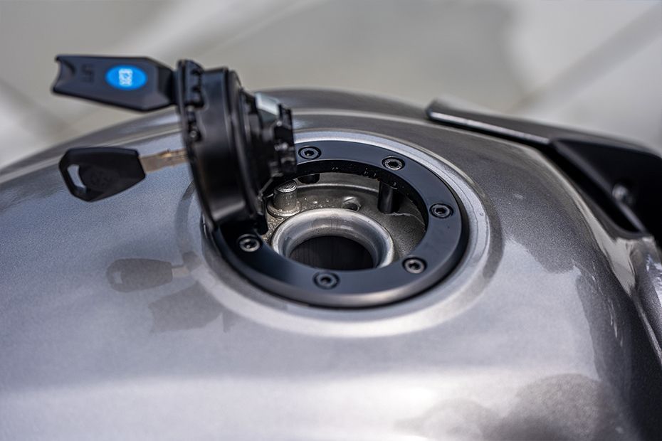 Fuel Lid (Open) of Model_