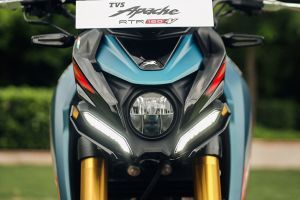 Headlamp of Apache RTR 160 4V