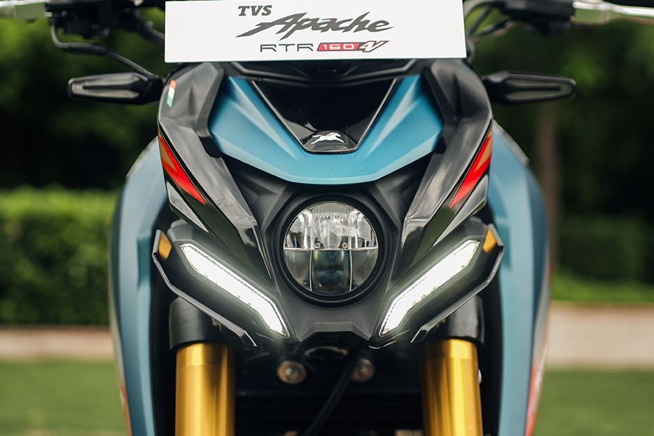 Headlamp of Apache RTR 160 4V