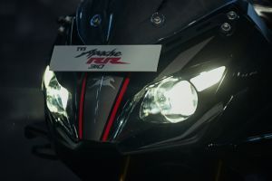 Headlamp of Apache RR 310