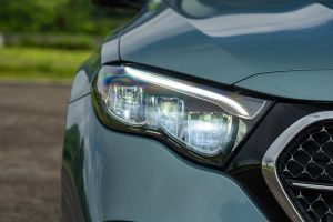 Headlight Image of E-Class