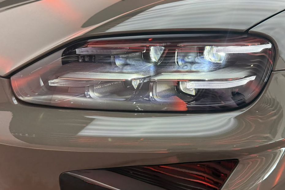 Headlight Image of Cayenne Electric