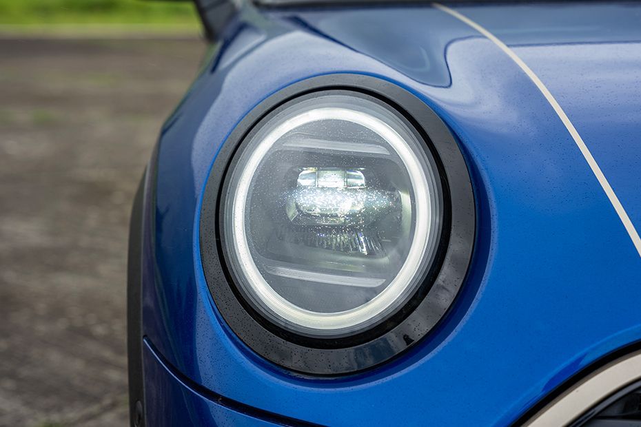 Headlight Image of Cooper S