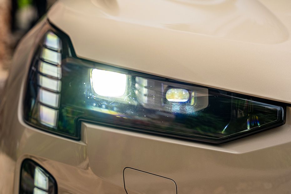Headlight Image of EX90