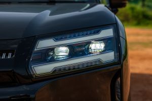 Headlight Image of Hector Tomahawk EV