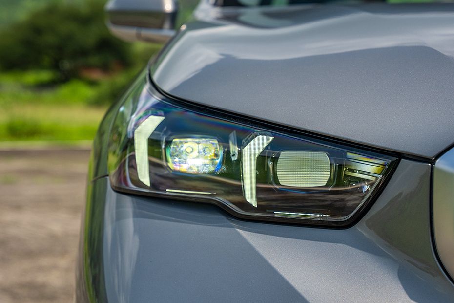 Headlight Image of i5 LWB