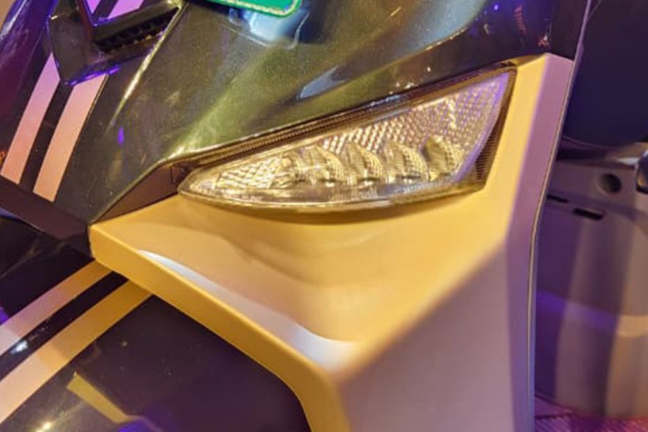 Indicator (Front) of C12 MaxR