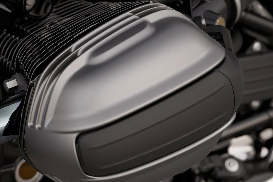 Engine (Left) of R 12 nineT