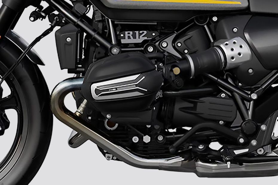 Engine (Left) of R 12